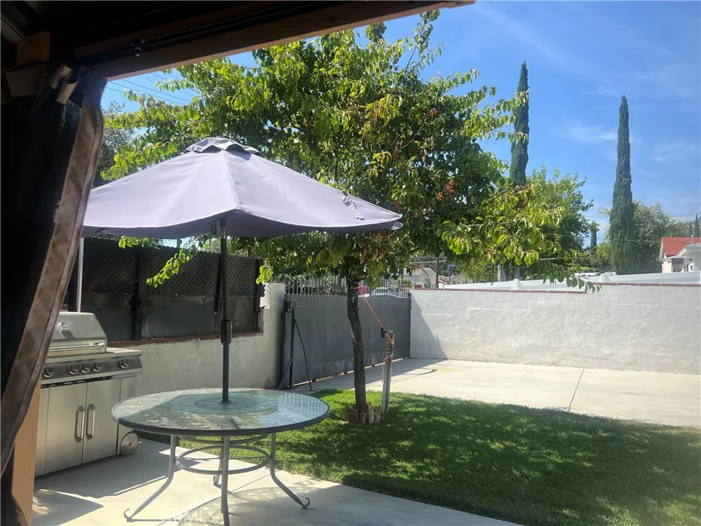 9940 Haines Canyon Avenue Tujunga, CA 91042