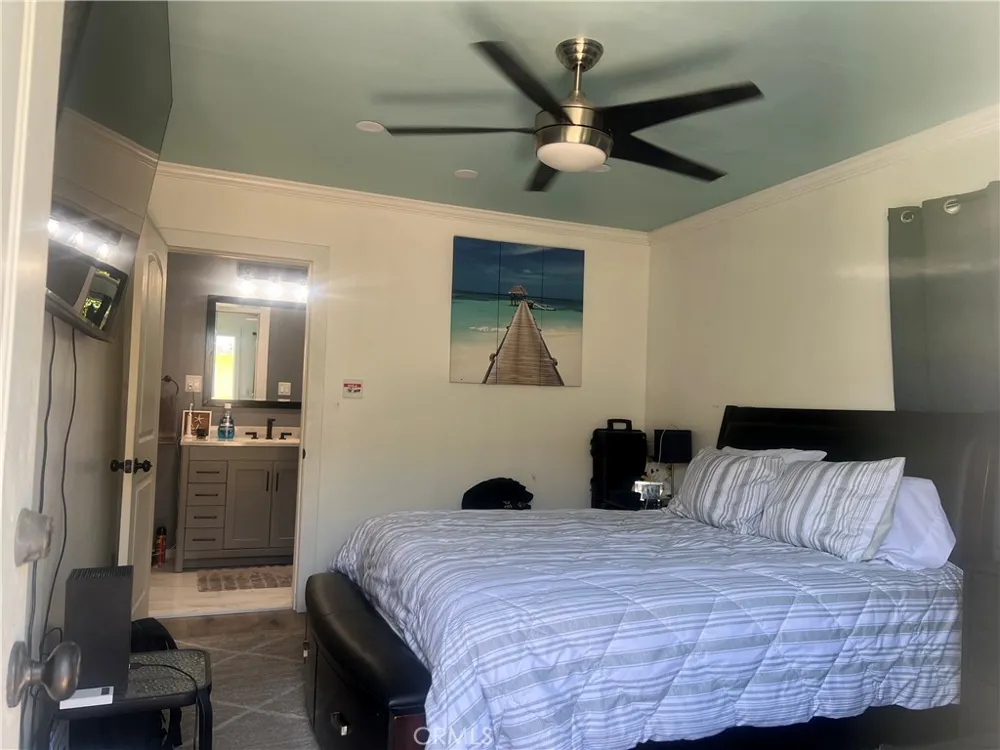9940 Haines Canyon Avenue Tujunga, CA 91042
