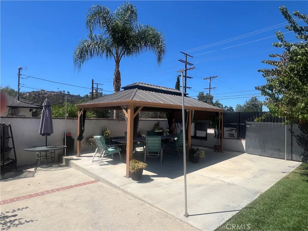 9940 Haines Canyon Avenue Tujunga, CA 91042