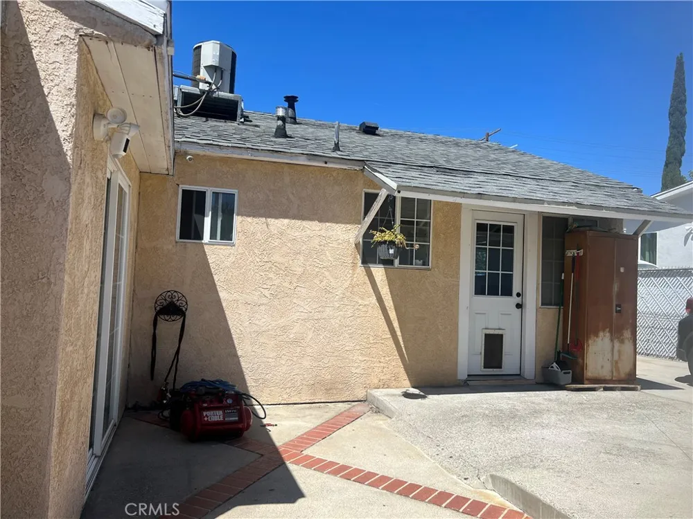 9940 Haines Canyon Avenue Tujunga, CA 91042