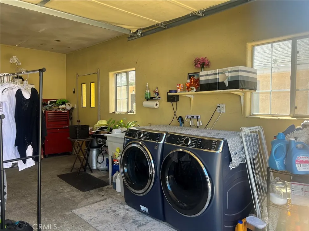 9940 Haines Canyon Avenue Tujunga, CA 91042