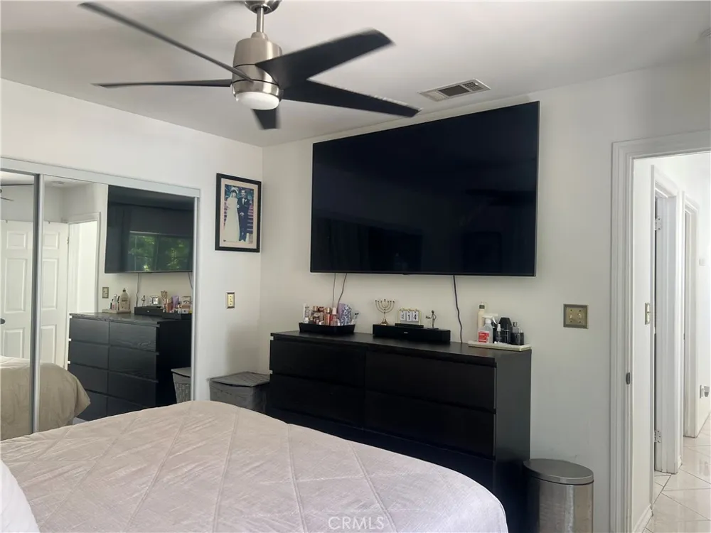 9940 Haines Canyon Avenue Tujunga, CA 91042