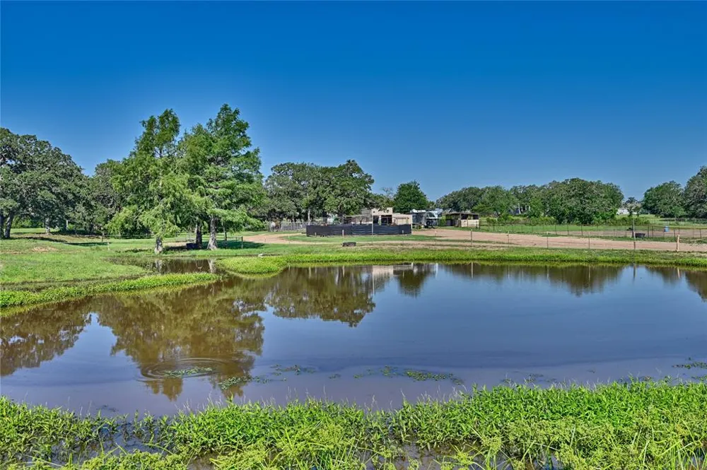 4057 W HIGHWAY 21 Paige, TX 78659