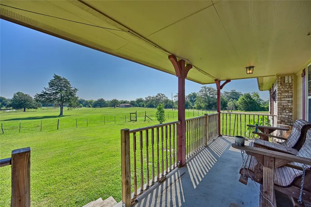 4057 W HIGHWAY 21 Paige, TX 78659