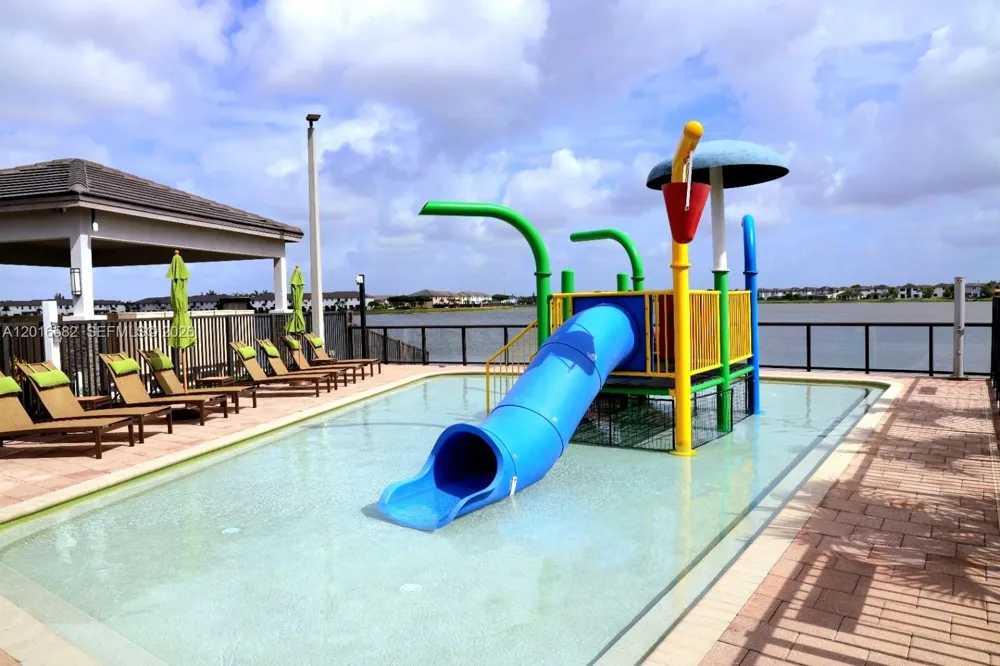 16012 NW 91st Ct Miami Lakes, FL 33018