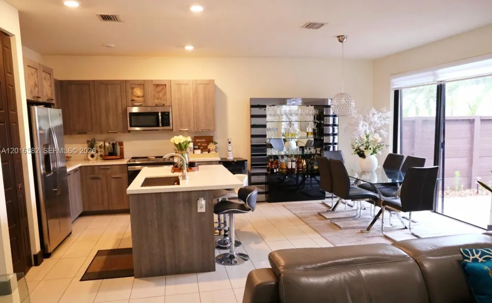 16012 NW 91st Ct Miami Lakes, FL 33018