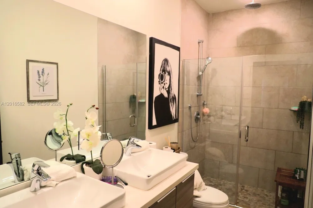 16012 NW 91st Ct Miami Lakes, FL 33018