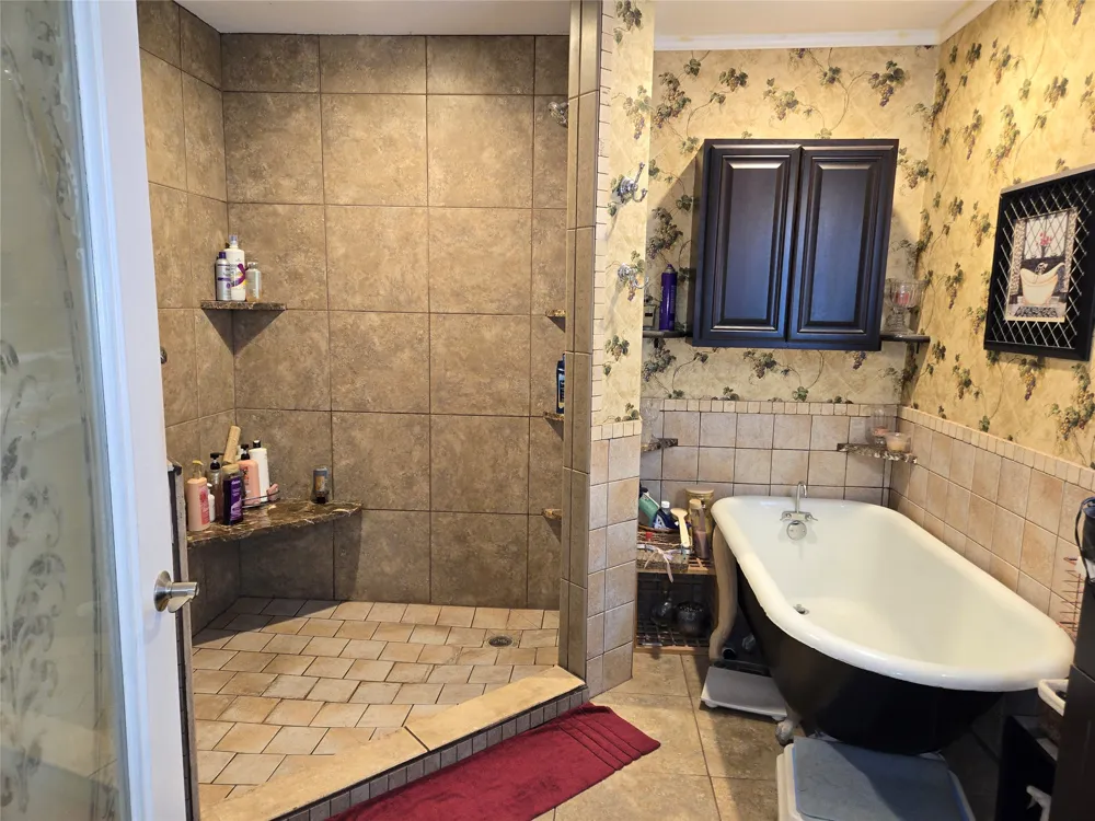 6113 Broadway Avenue Haltom City, TX 76117