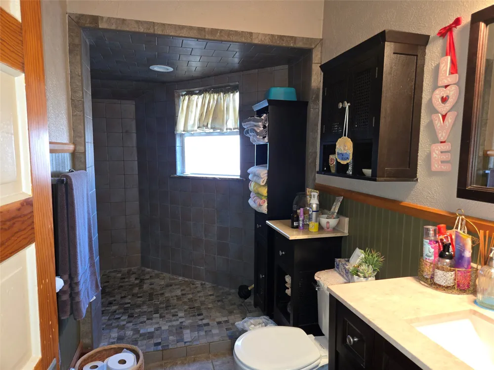 6113 Broadway Avenue Haltom City, TX 76117