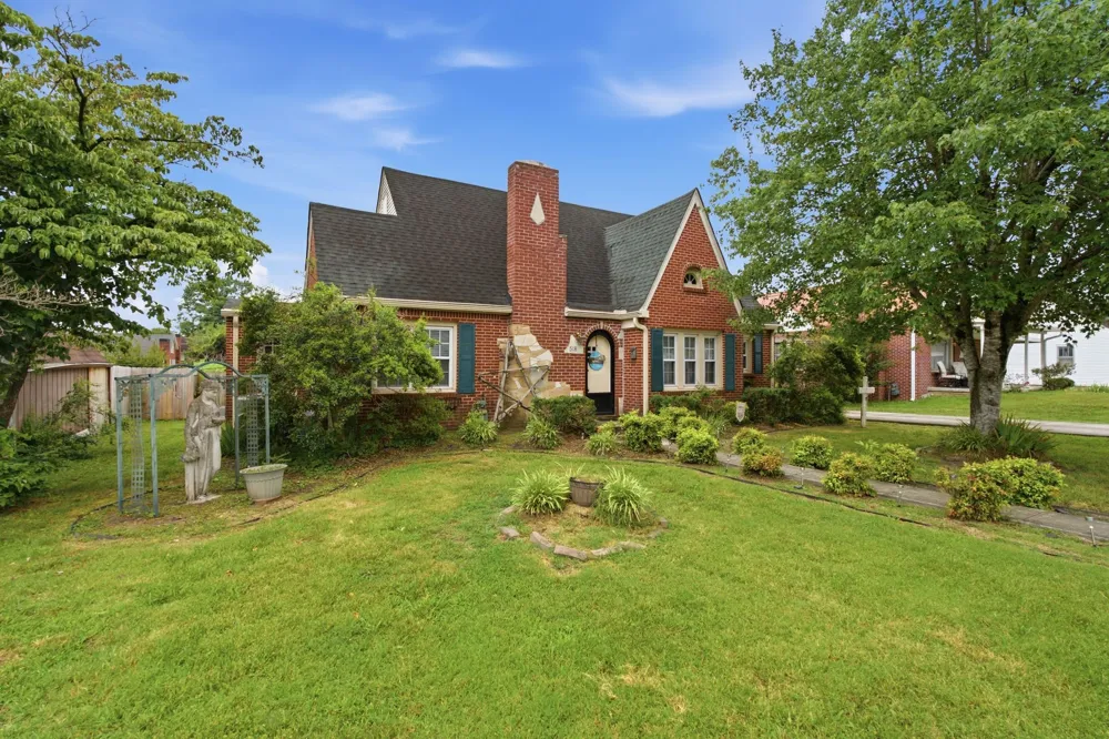 518 Jefferson Ave E Carthage, TN 37030