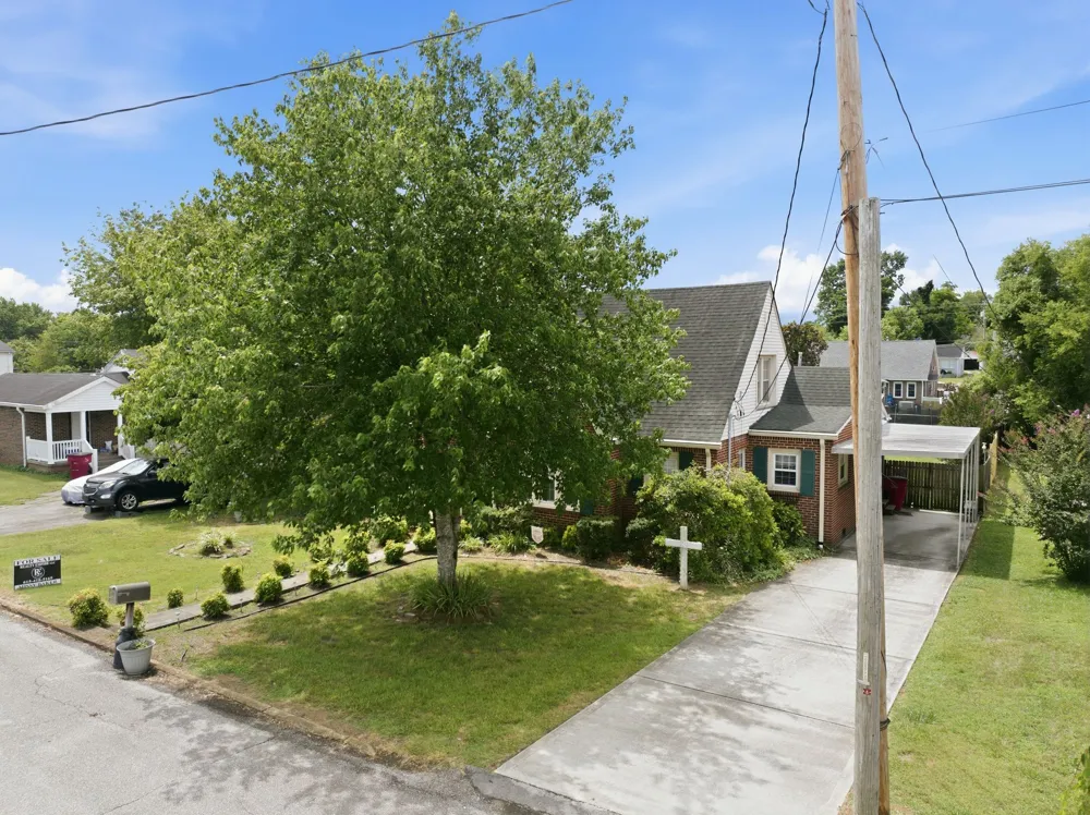 518 Jefferson Ave E Carthage, TN 37030