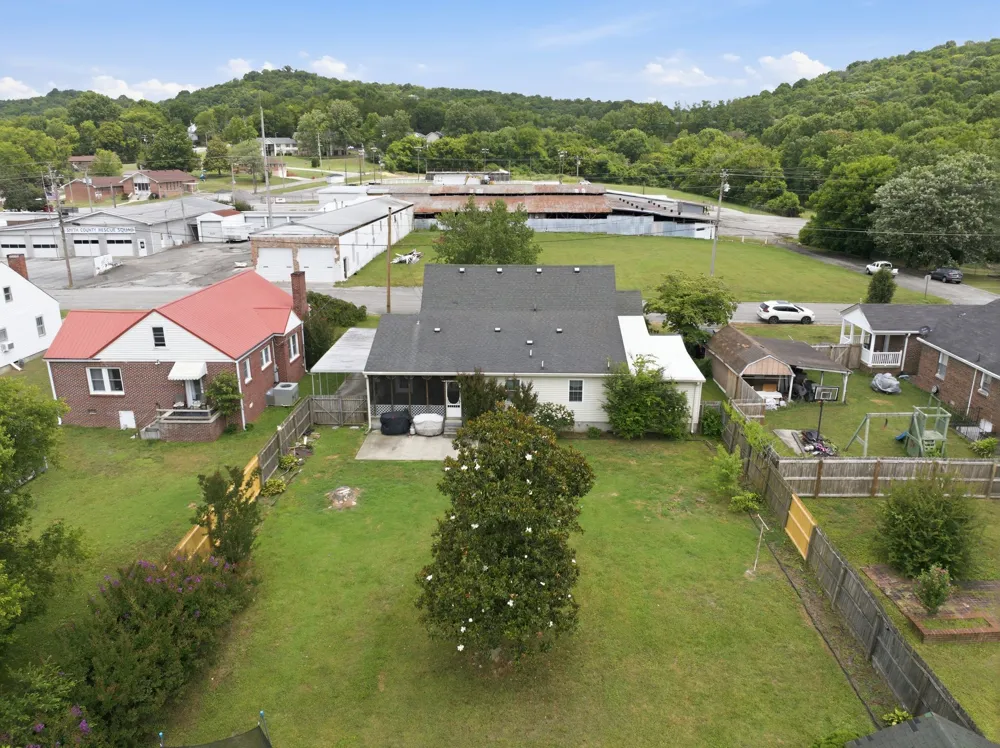 518 Jefferson Ave E Carthage, TN 37030