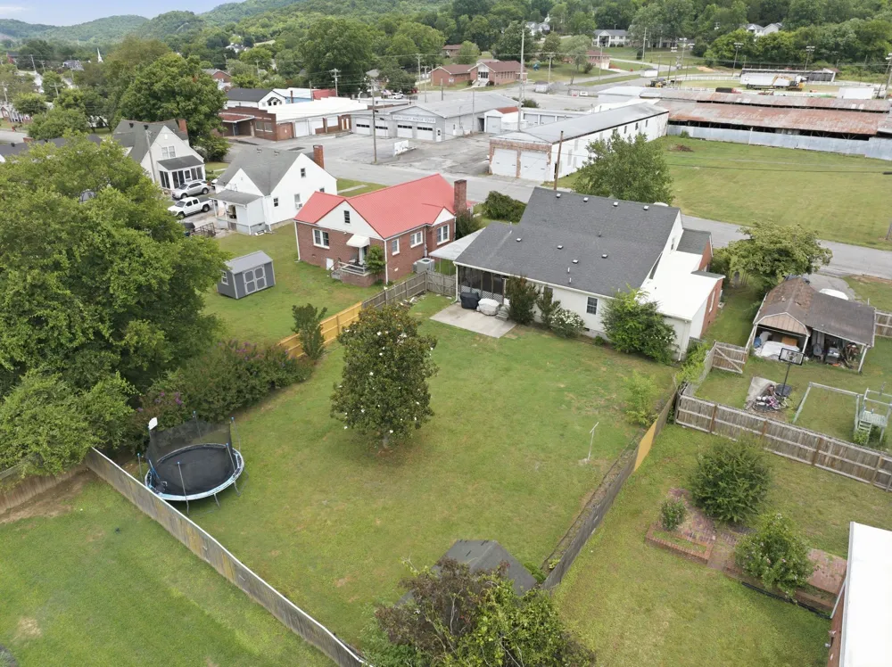 518 Jefferson Ave E Carthage, TN 37030