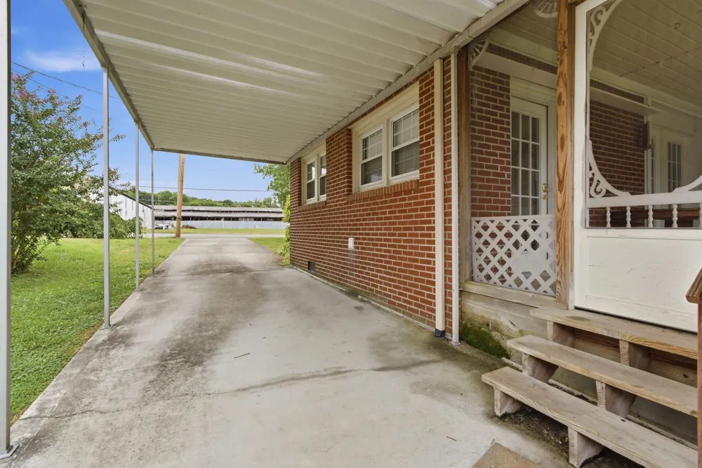 518 Jefferson Ave E Carthage, TN 37030