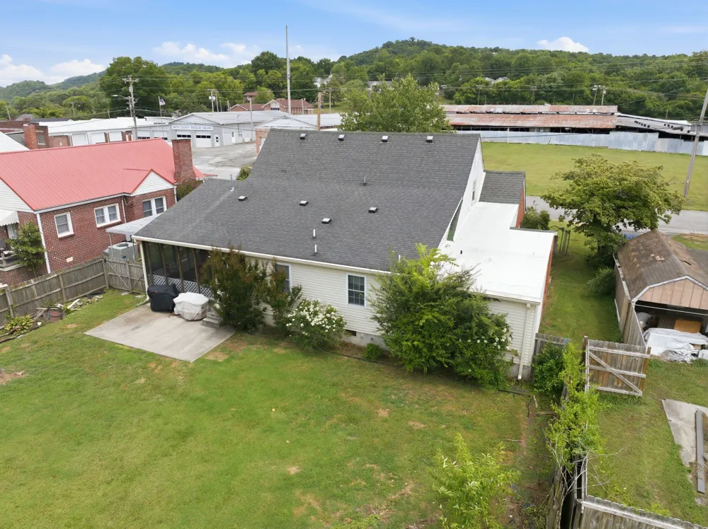 518 Jefferson Ave E Carthage, TN 37030