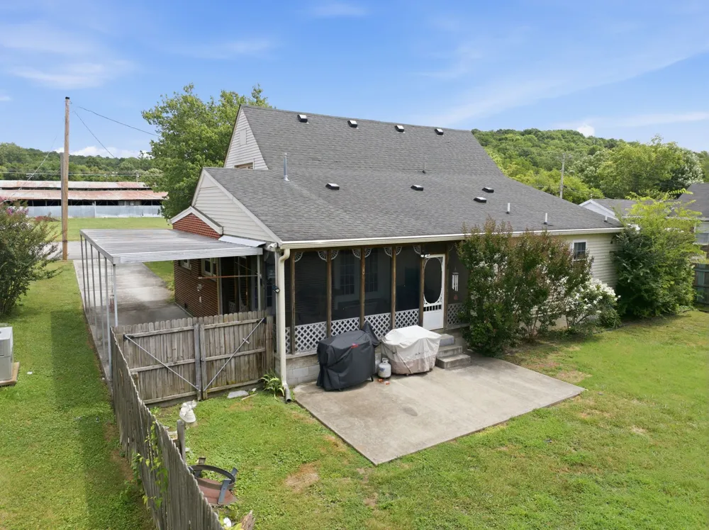 518 Jefferson Ave E Carthage, TN 37030