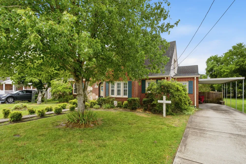 518 Jefferson Ave E Carthage, TN 37030
