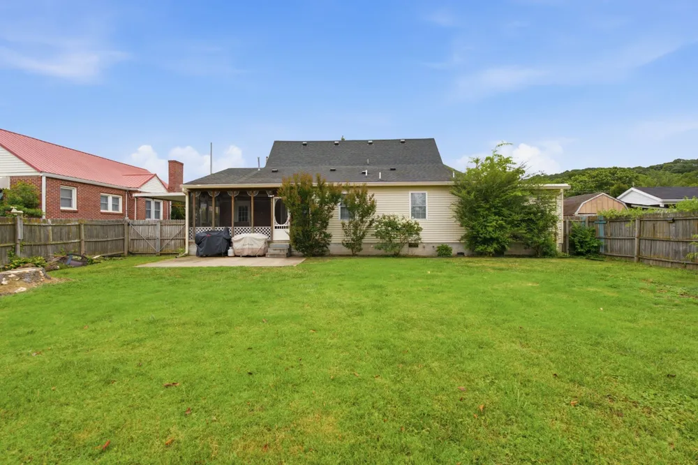 518 Jefferson Ave E Carthage, TN 37030