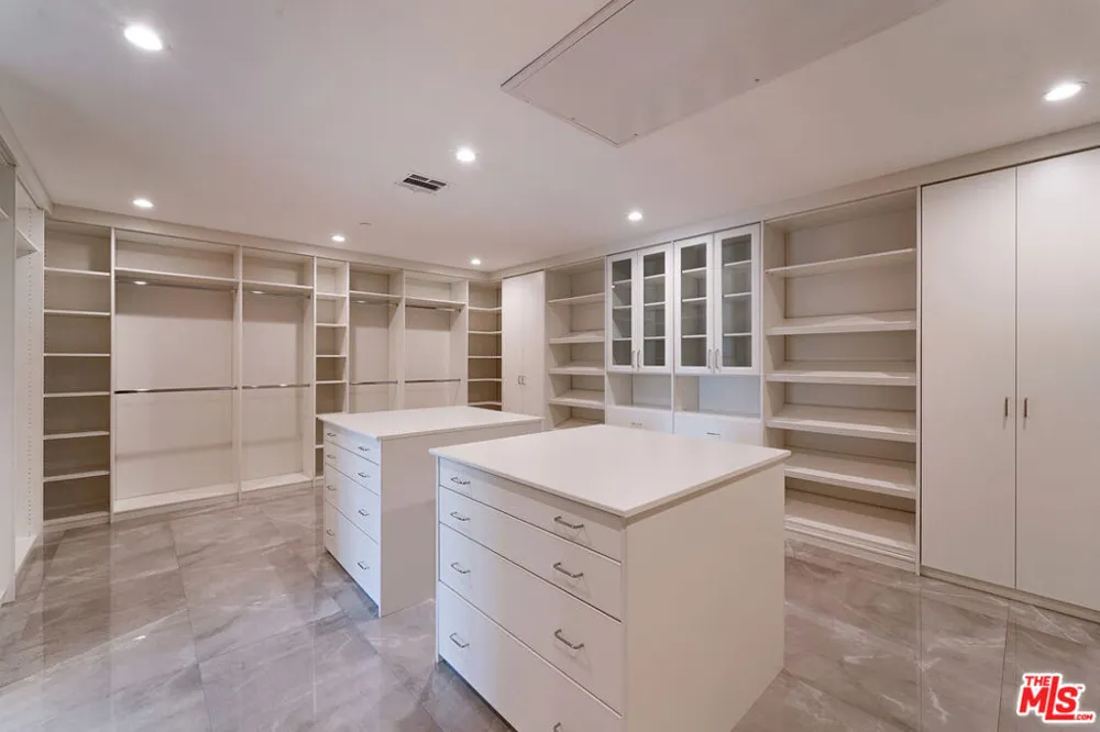 11631 Poema Place Chatsworth, CA 91311