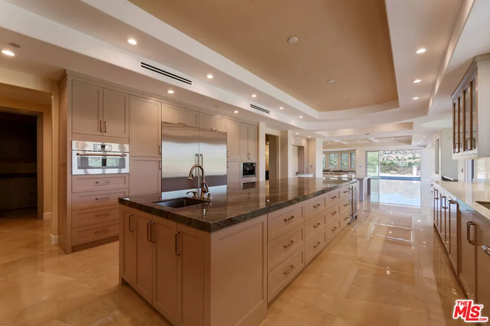 11631 Poema Place Chatsworth, CA 91311