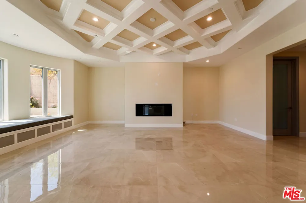 11631 Poema Place Chatsworth, CA 91311