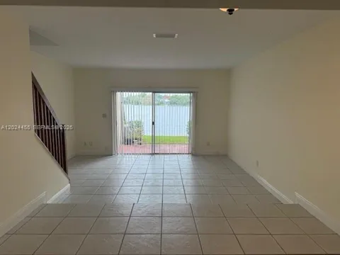 2856 Cambridge Ln
