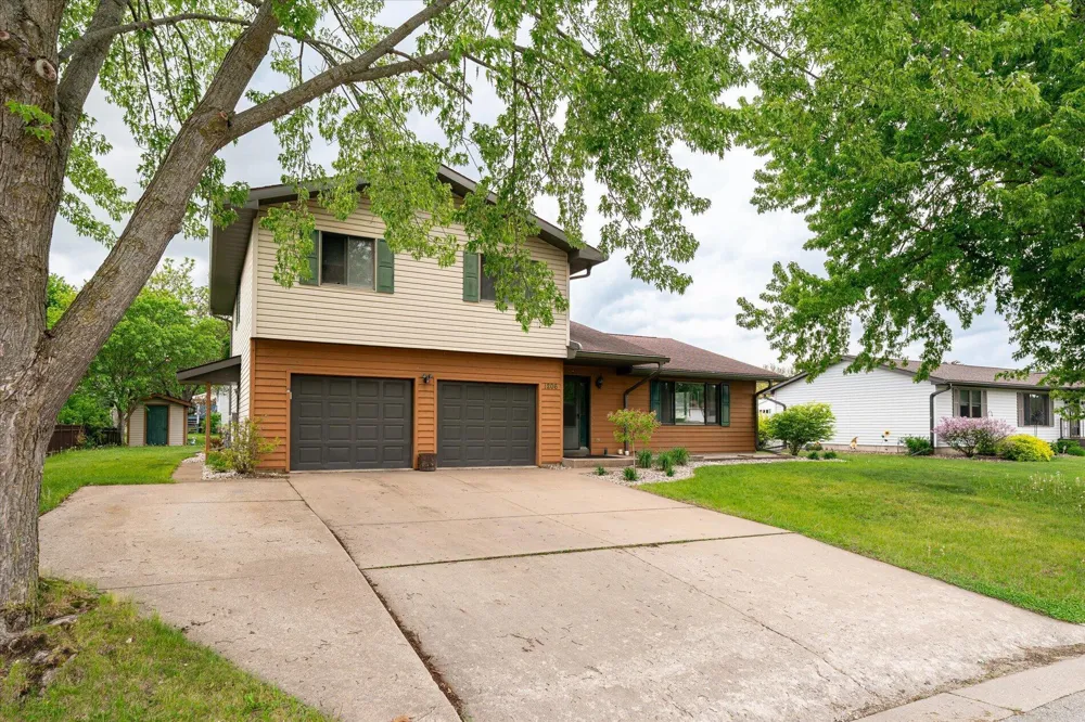 1206 Willow Street La Crescent, MN 55947