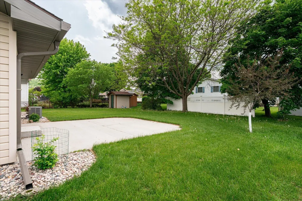 1206 Willow Street La Crescent, MN 55947