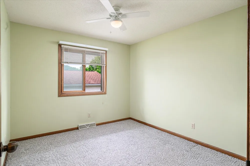 1206 Willow Street La Crescent, MN 55947