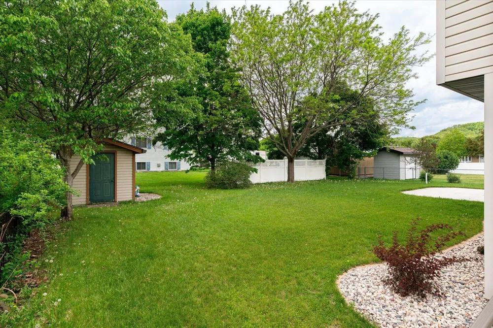 1206 Willow Street La Crescent, MN 55947