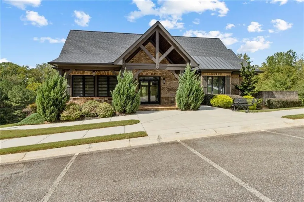 319 Water Oak Trail Hoschton, GA 30548