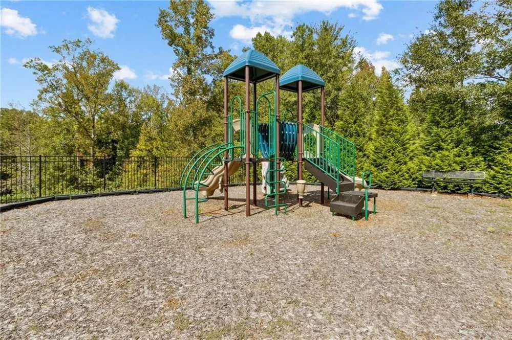 319 Water Oak Trail Hoschton, GA 30548