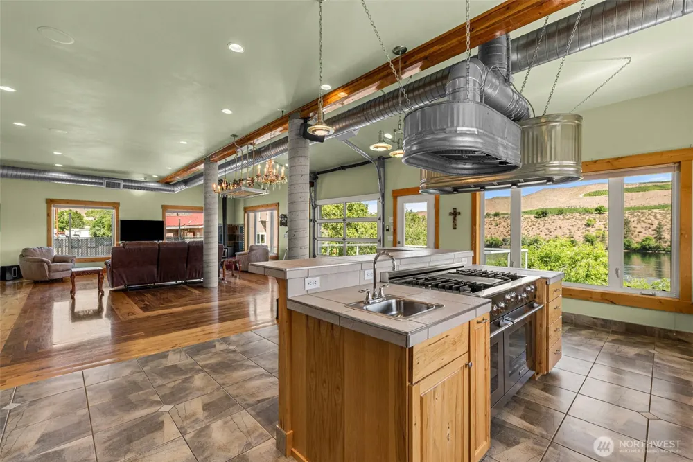1307 Jefferson Avenue Bridgeport, WA 98813