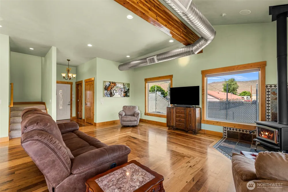 1307 Jefferson Avenue Bridgeport, WA 98813
