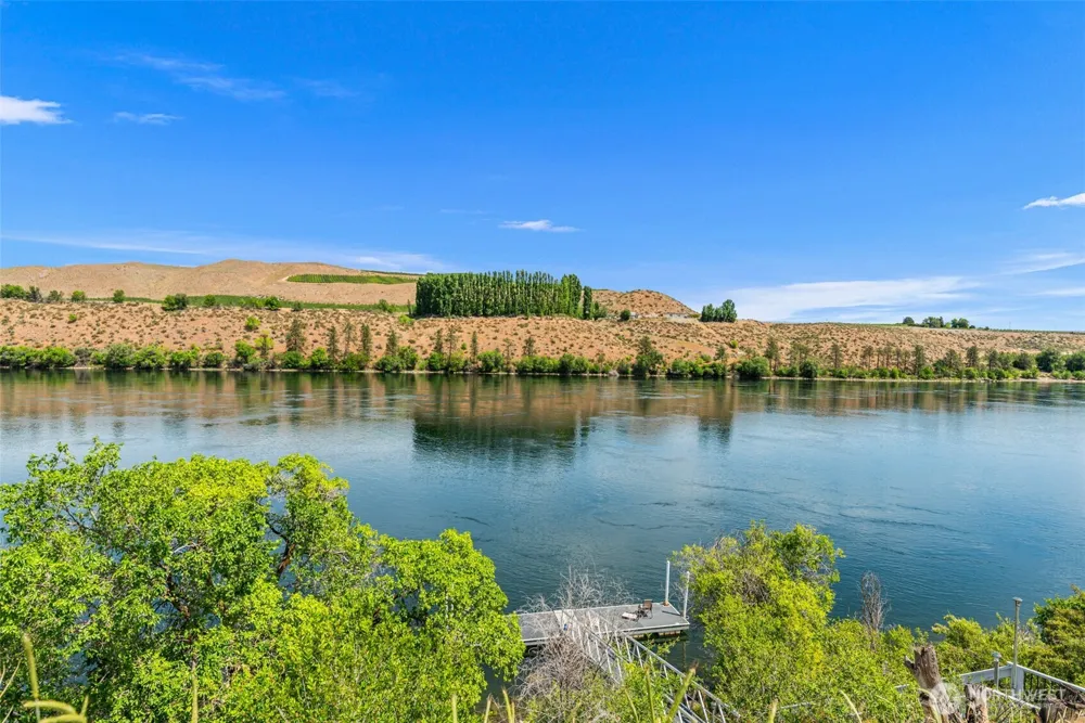 1307 Jefferson Avenue Bridgeport, WA 98813