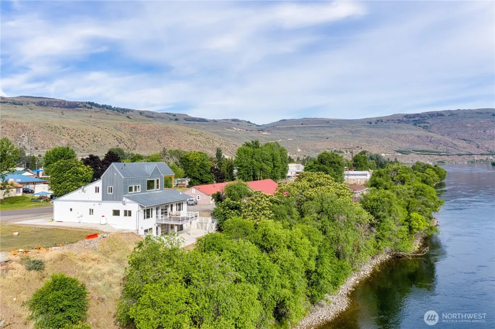 1307 Jefferson Avenue Bridgeport, WA 98813