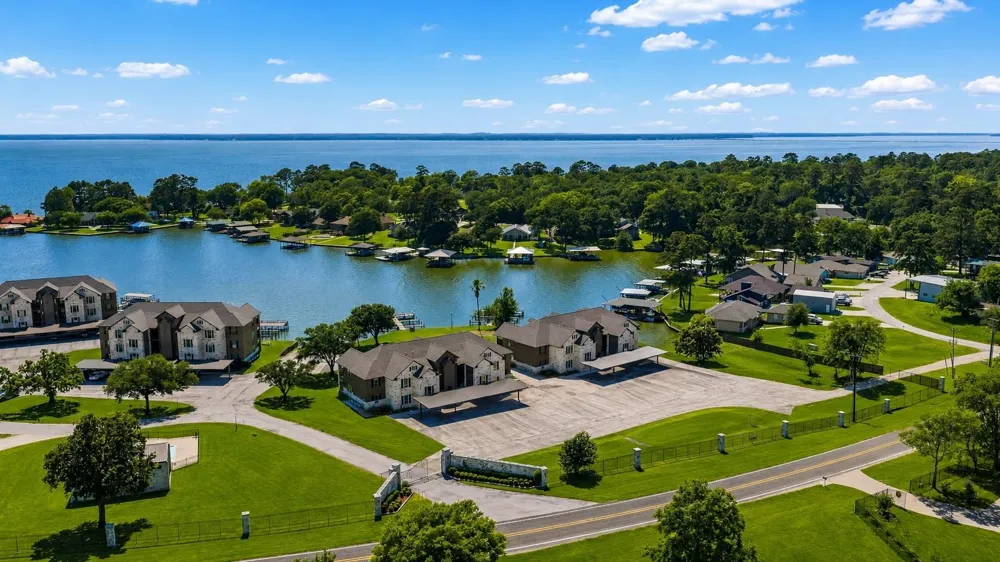 2112 Fm 3186 #E5 Onalaska, TX 77360
