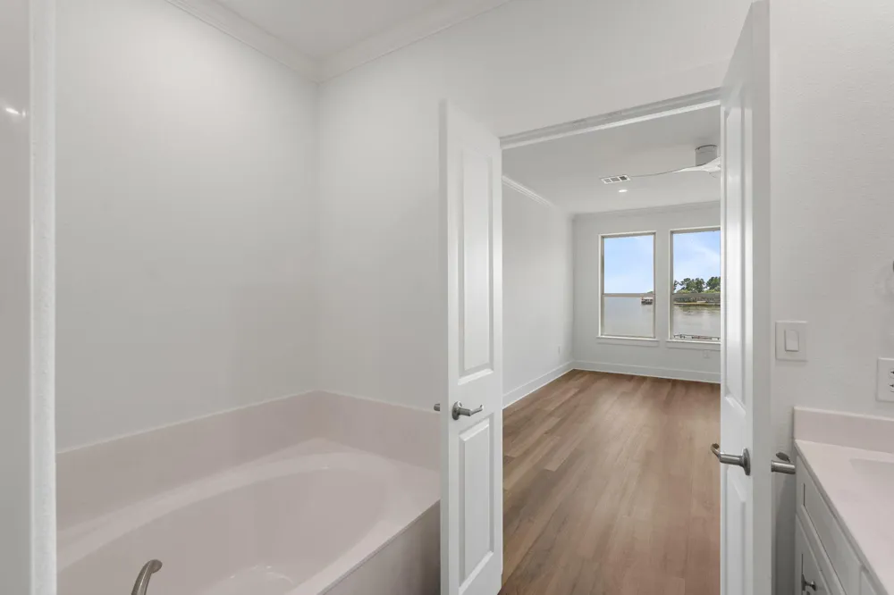 2112 Fm 3186 #E5 Onalaska, TX 77360