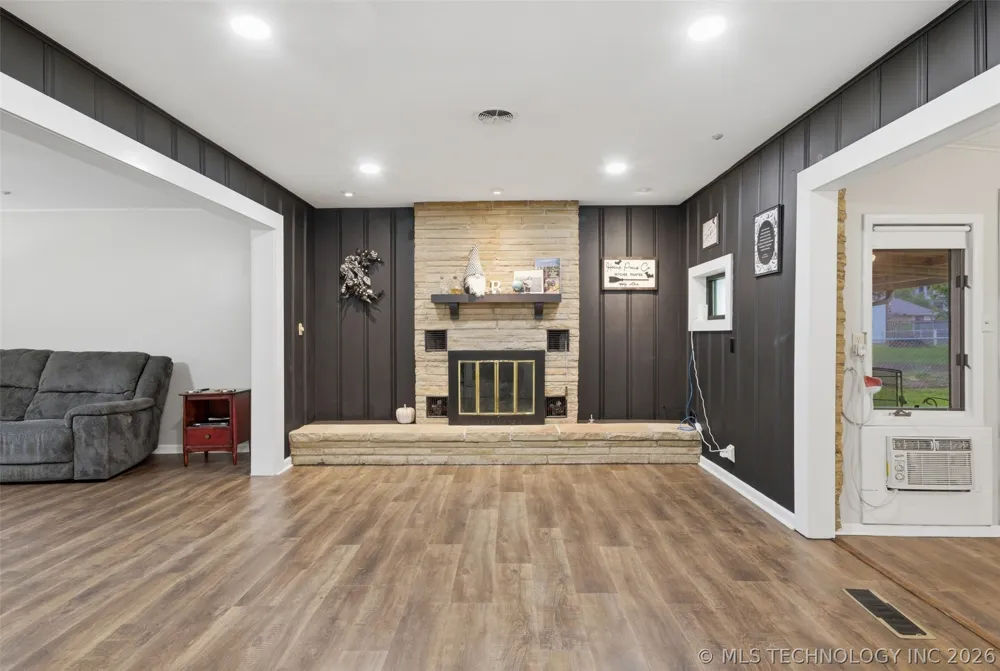 228 S Bell Vinita, OK 74301