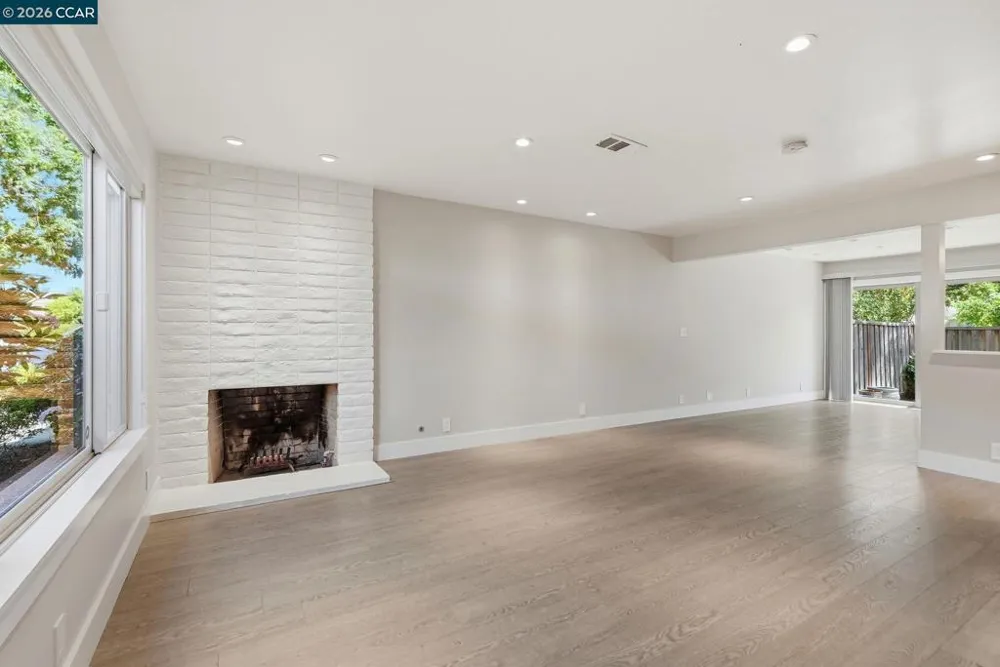 30 Miramonte Dr Moraga, CA 94556