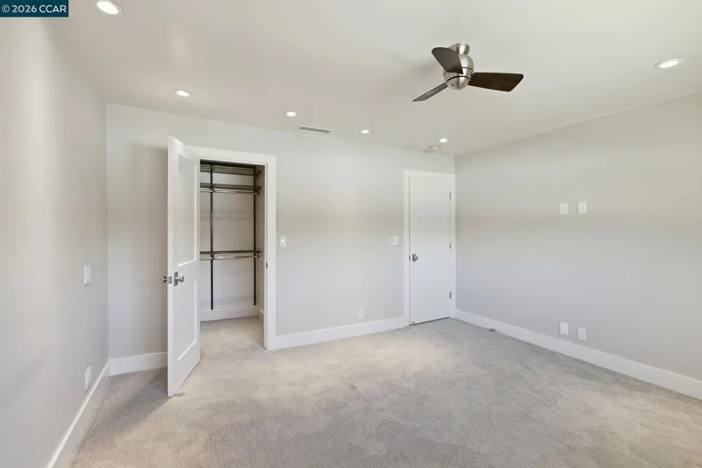 30 Miramonte Dr Moraga, CA 94556