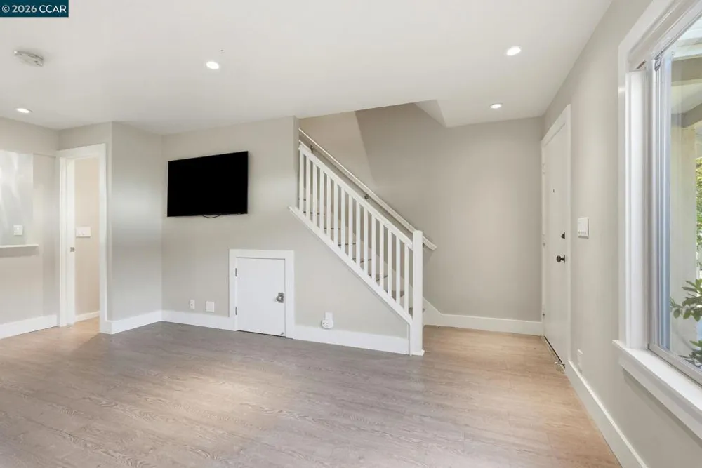 30 Miramonte Dr Moraga, CA 94556