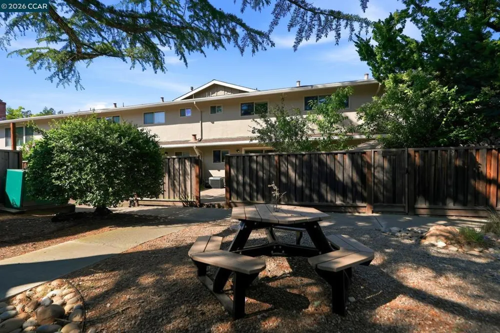 30 Miramonte Dr Moraga, CA 94556