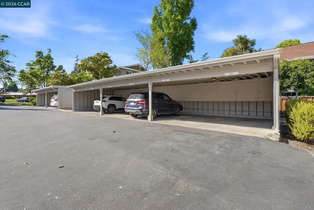 30 Miramonte Dr Moraga, CA 94556