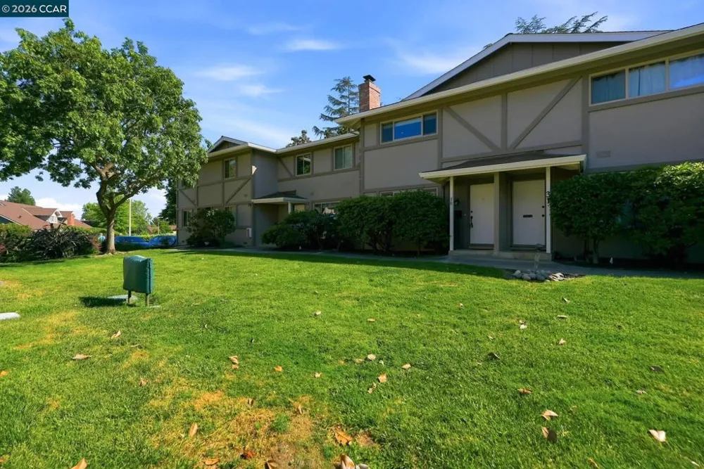 30 Miramonte Dr Moraga, CA 94556