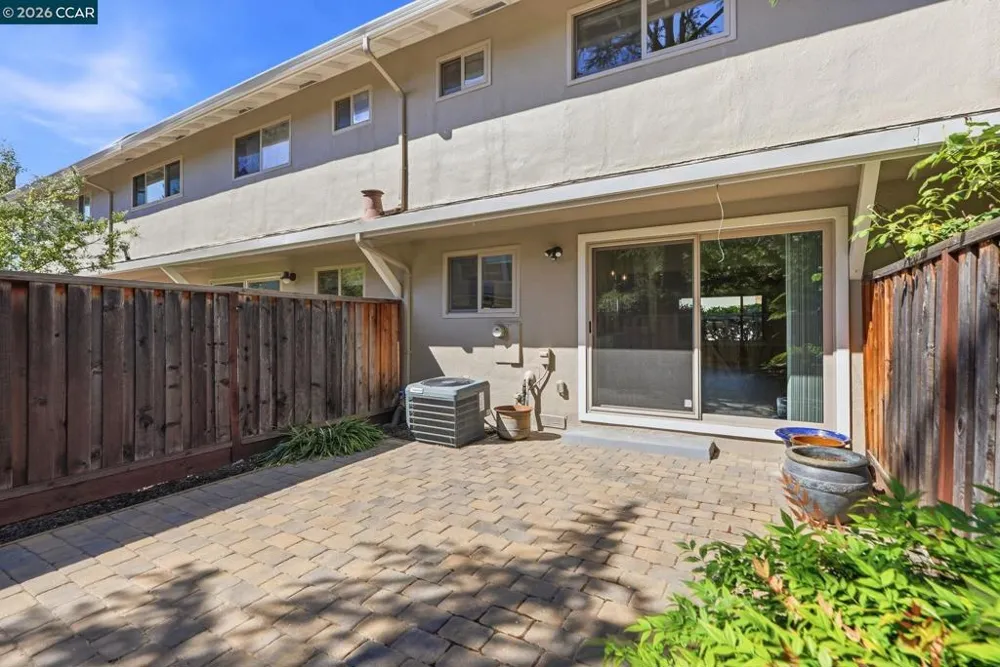 30 Miramonte Dr Moraga, CA 94556