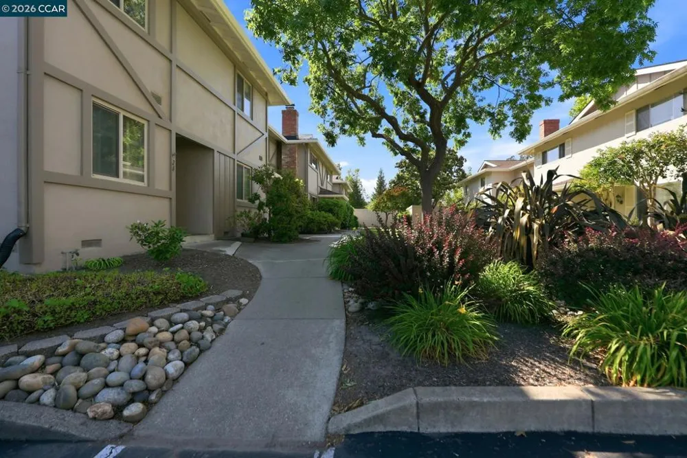 30 Miramonte Dr Moraga, CA 94556