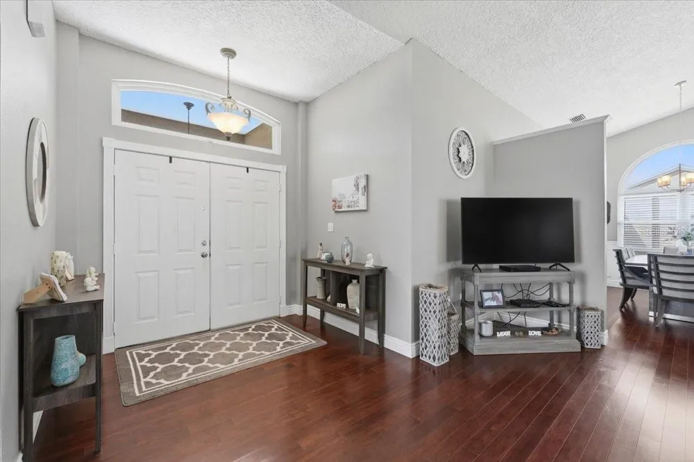 5832 SWALLOW DRIVE Lakeland, FL 33809