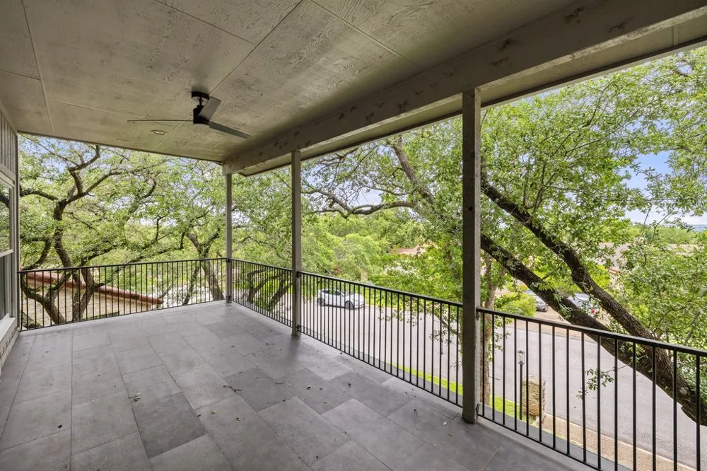 201 Crescent Bluff Lakeway, TX 78734