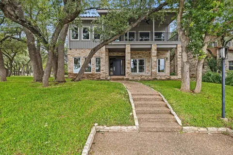 201 Crescent Bluff